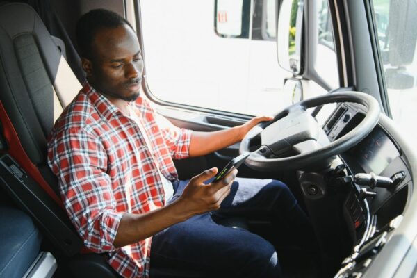 14 Must-Have Trucking Apps for Drivers