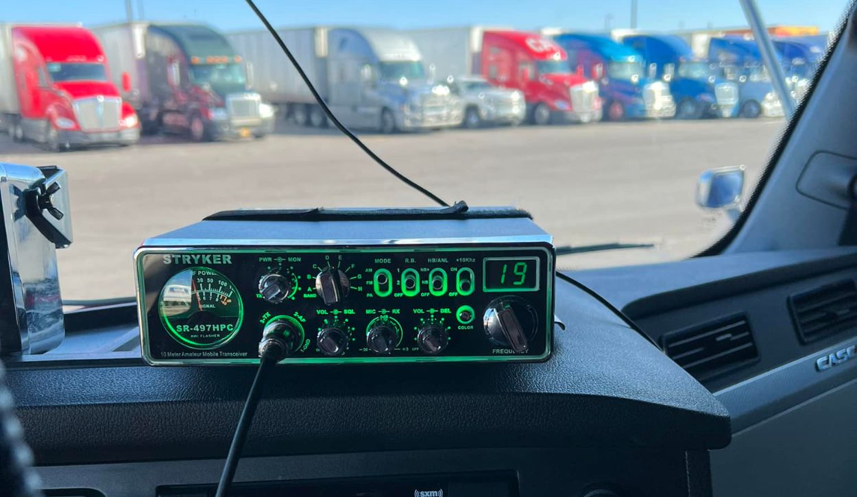 The SR-497HPC mobile ham radio from Stryker Radios